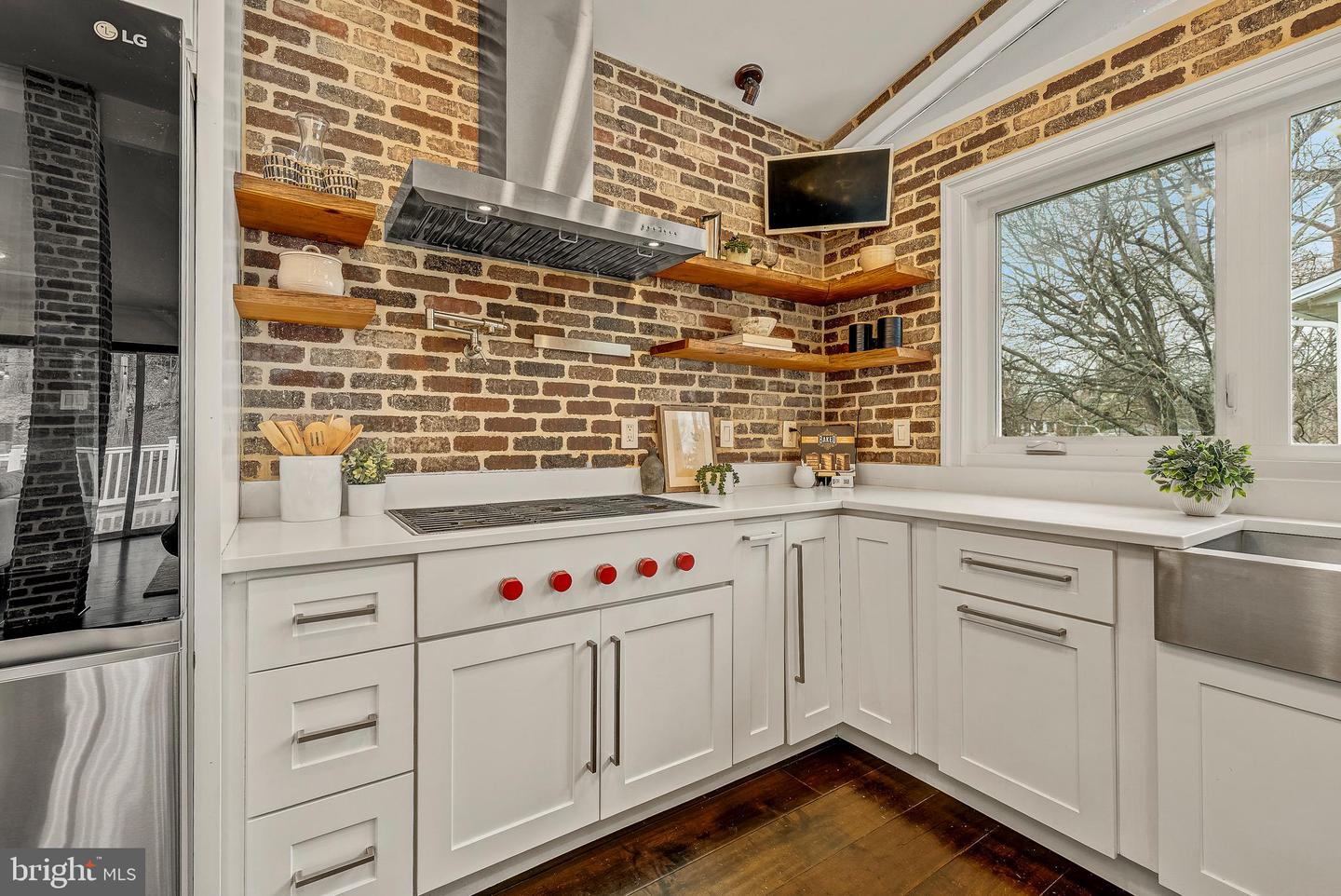 1717 VALLEY AVE, MCLEAN, Virginia 22101, 5 Bedrooms Bedrooms, ,3 BathroomsBathrooms,Residential,For sale,1717 VALLEY AVE,VAFX2282344 MLS # VAFX2282344