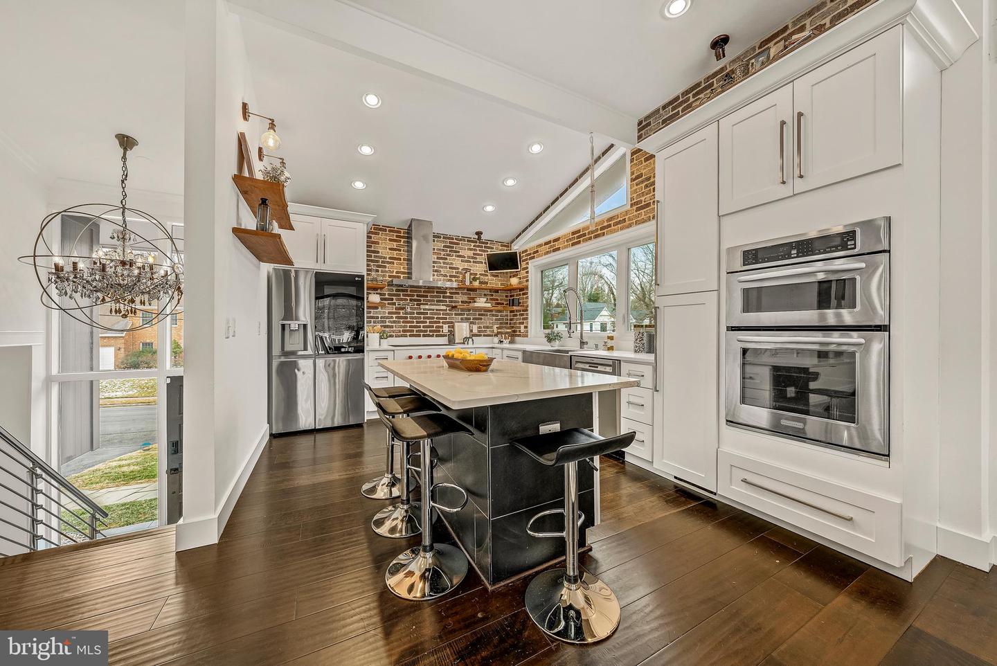 1717 VALLEY AVE, MCLEAN, Virginia 22101, 5 Bedrooms Bedrooms, ,3 BathroomsBathrooms,Residential,For sale,1717 VALLEY AVE,VAFX2282344 MLS # VAFX2282344