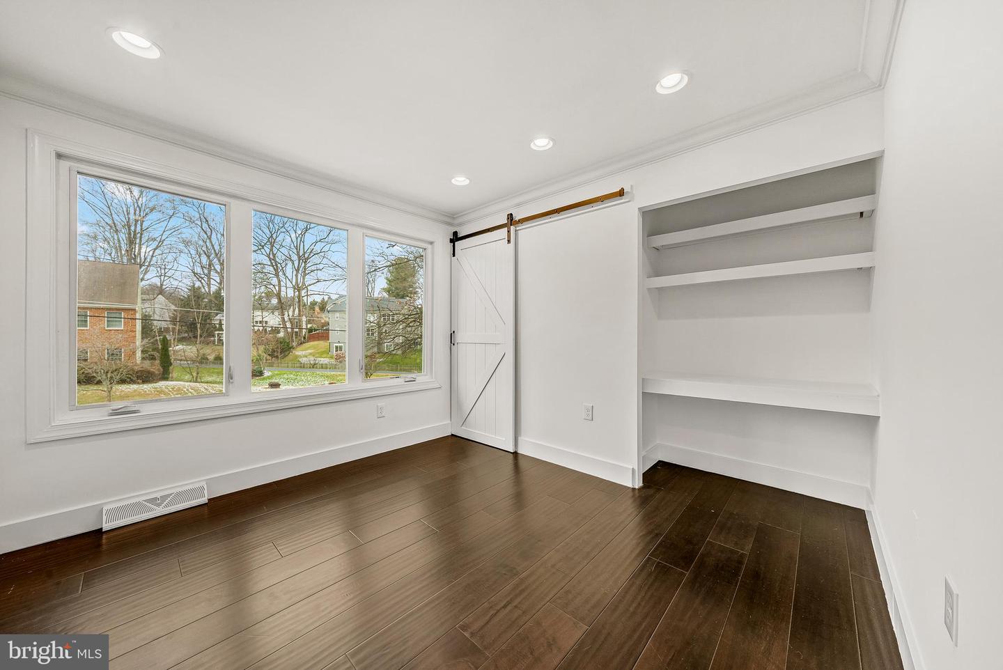 1717 VALLEY AVE, MCLEAN, Virginia 22101, 5 Bedrooms Bedrooms, ,3 BathroomsBathrooms,Residential,For sale,1717 VALLEY AVE,VAFX2282344 MLS # VAFX2282344