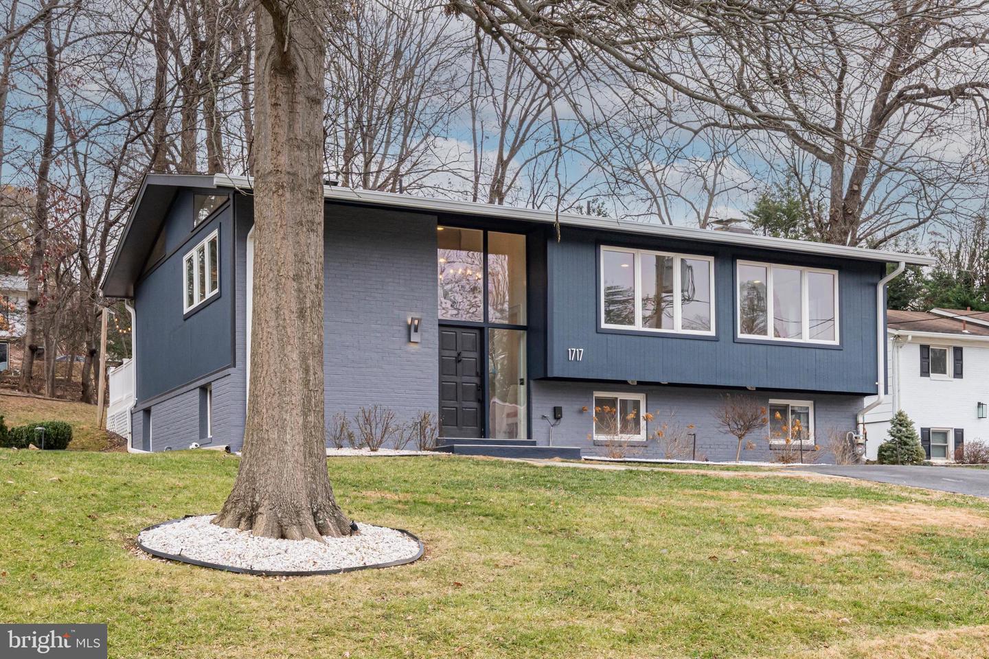 1717 VALLEY AVE, MCLEAN, Virginia 22101, 5 Bedrooms Bedrooms, ,3 BathroomsBathrooms,Residential,For sale,1717 VALLEY AVE,VAFX2282344 MLS # VAFX2282344