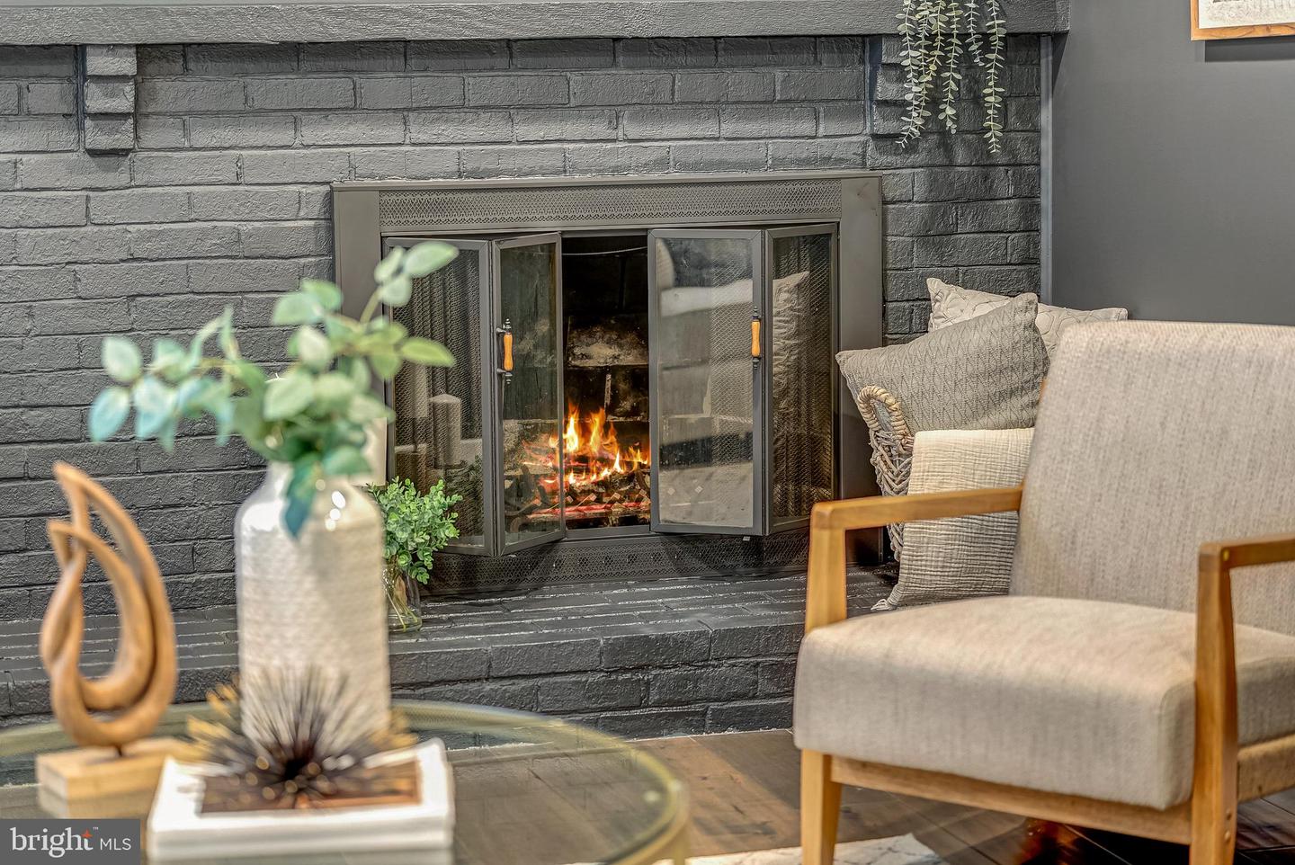 1717 VALLEY AVE, MCLEAN, Virginia 22101, 5 Bedrooms Bedrooms, ,3 BathroomsBathrooms,Residential,For sale,1717 VALLEY AVE,VAFX2282344 MLS # VAFX2282344