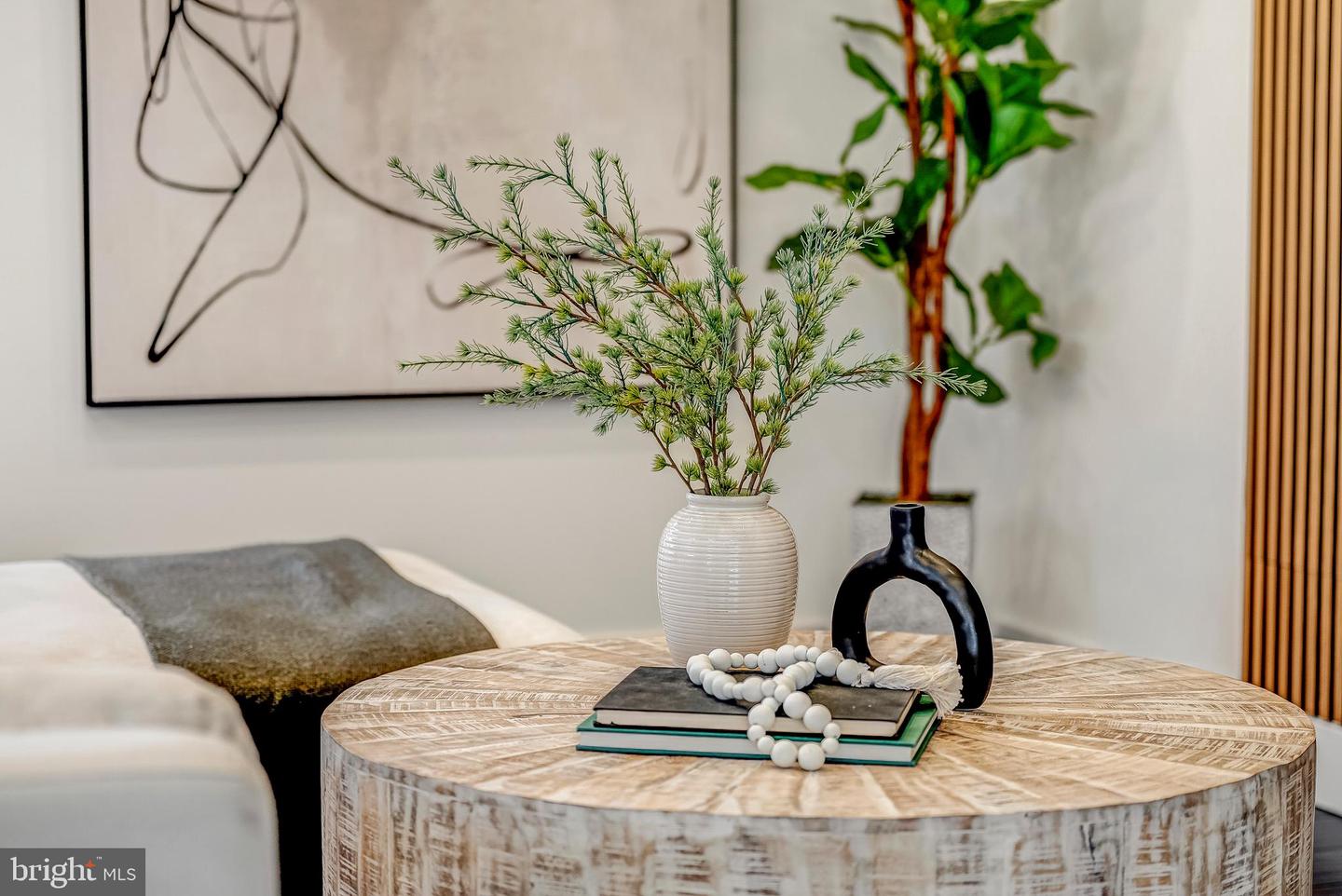 1717 VALLEY AVE, MCLEAN, Virginia 22101, 5 Bedrooms Bedrooms, ,3 BathroomsBathrooms,Residential,For sale,1717 VALLEY AVE,VAFX2282344 MLS # VAFX2282344