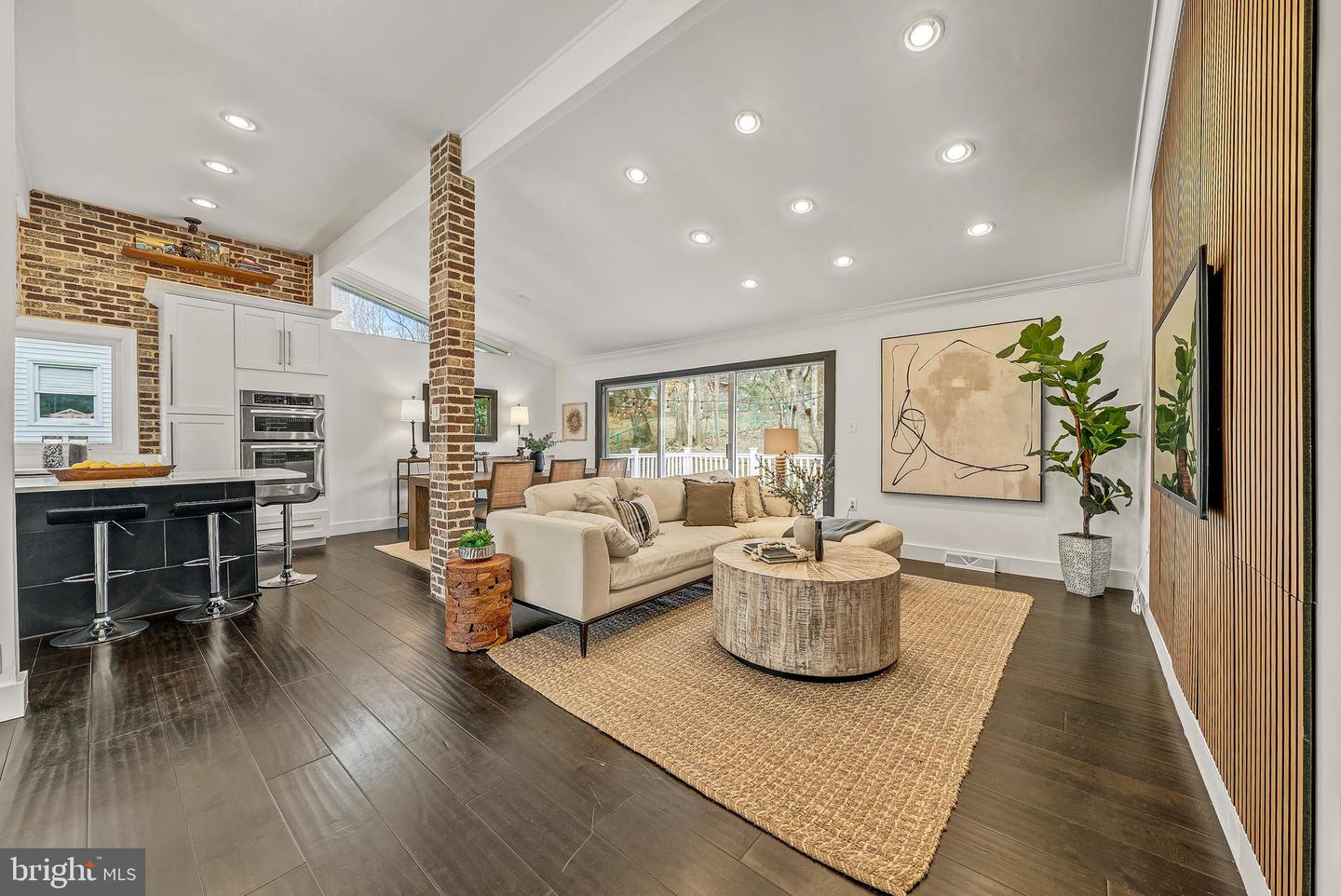 1717 VALLEY AVE, MCLEAN, Virginia 22101, 5 Bedrooms Bedrooms, ,3 BathroomsBathrooms,Residential,For sale,1717 VALLEY AVE,VAFX2282344 MLS # VAFX2282344