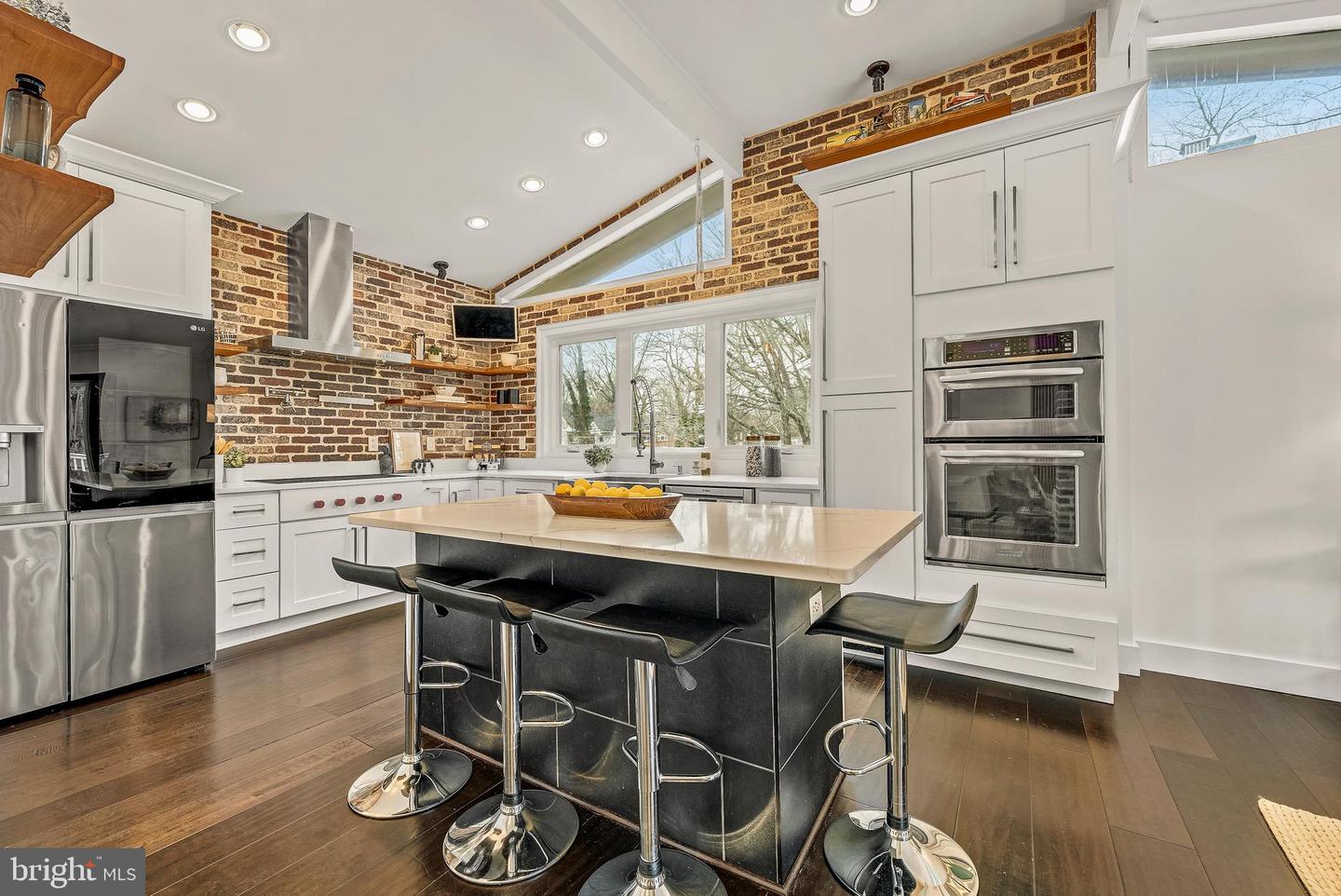 1717 VALLEY AVE, MCLEAN, Virginia 22101, 5 Bedrooms Bedrooms, ,3 BathroomsBathrooms,Residential,For sale,1717 VALLEY AVE,VAFX2282344 MLS # VAFX2282344