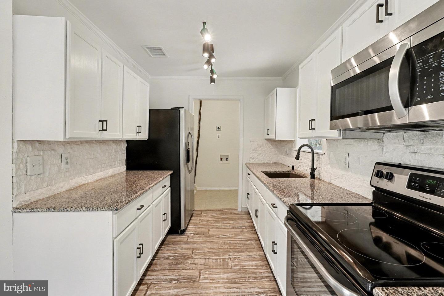 8016 LONG CREEK DR, RUTHER GLEN, Virginia 22546, 3 Bedrooms Bedrooms, ,2 BathroomsBathrooms,Residential,For sale,8016 LONG CREEK DR,VACV2009274 MLS # VACV2009274