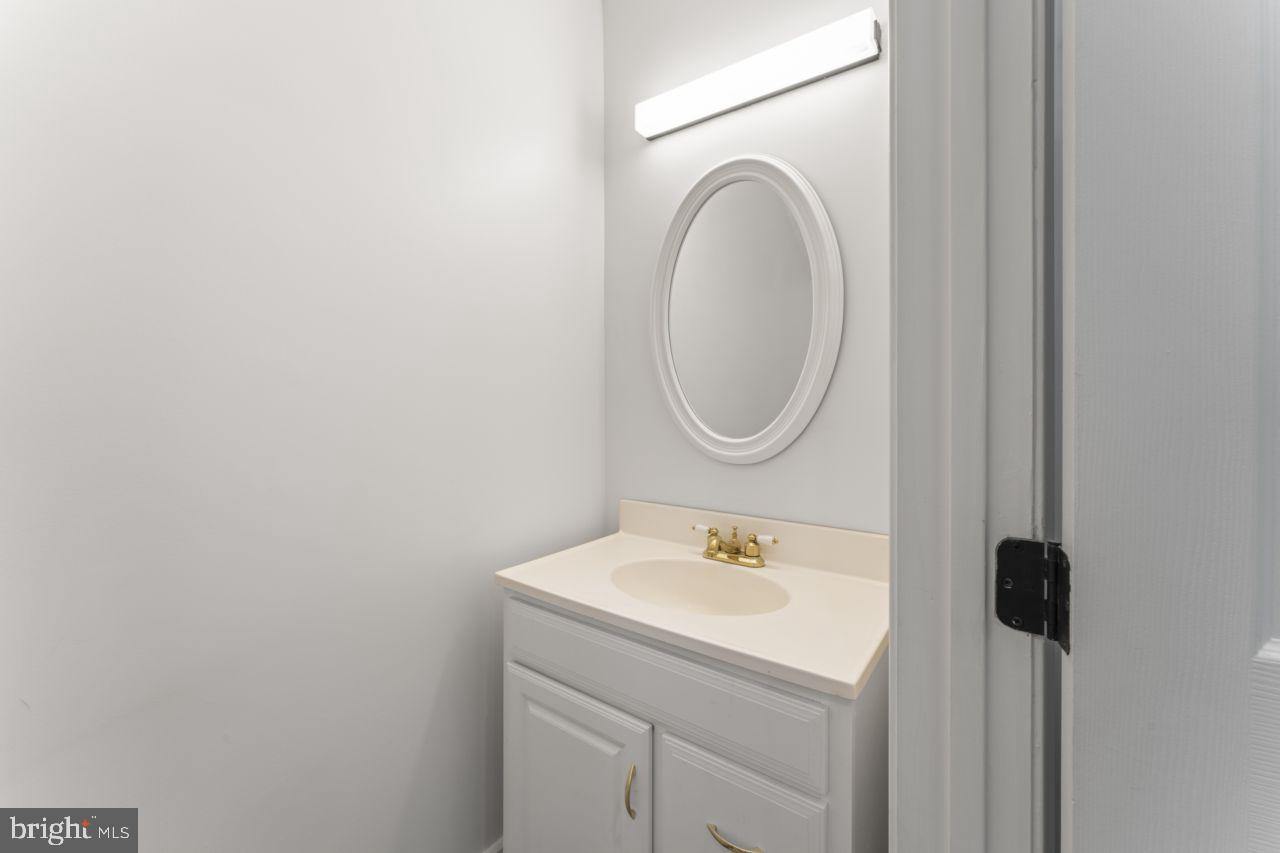 42261 TERRAZZO TER, ALDIE, Virginia 20105, 3 Bedrooms Bedrooms, ,2 BathroomsBathrooms,Residential,For sale,42261 TERRAZZO TER,VALO2112392 MLS # VALO2112392