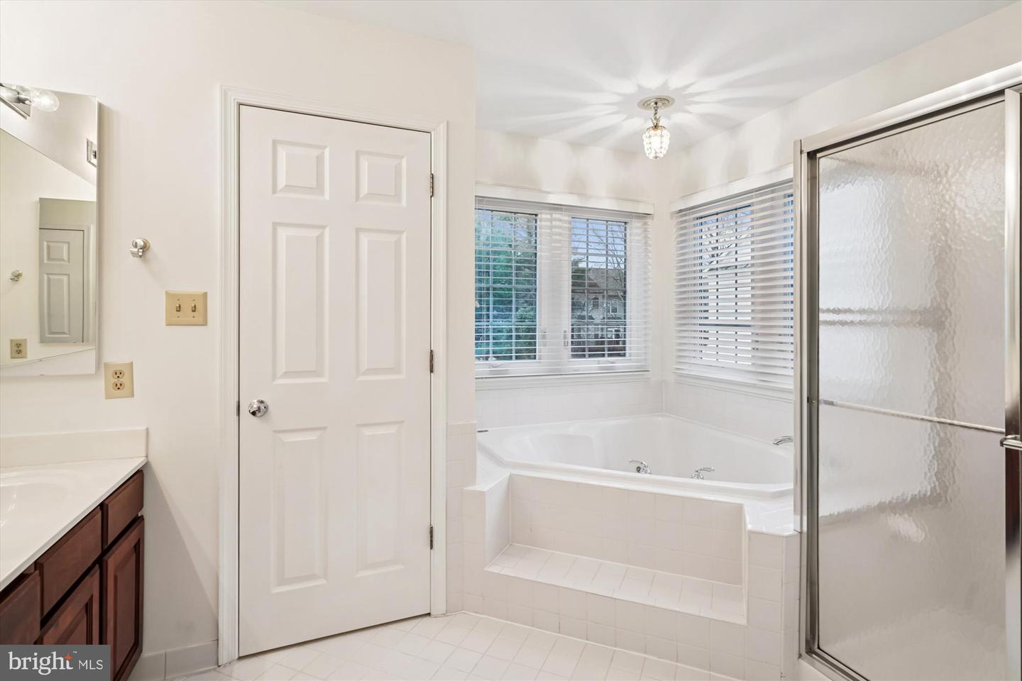 4100 KENTMERE SQ, FAIRFAX, Virginia 22030, 3 Bedrooms Bedrooms, ,3 BathroomsBathrooms,Residential,For sale,4100 KENTMERE SQ,VAFX2282598 MLS # VAFX2282598