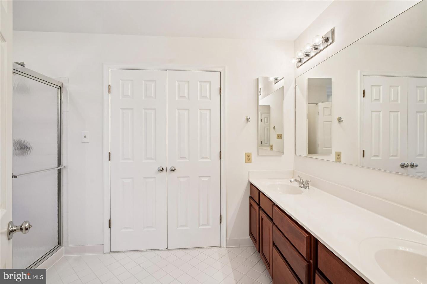 4100 KENTMERE SQ, FAIRFAX, Virginia 22030, 3 Bedrooms Bedrooms, ,3 BathroomsBathrooms,Residential,For sale,4100 KENTMERE SQ,VAFX2282598 MLS # VAFX2282598