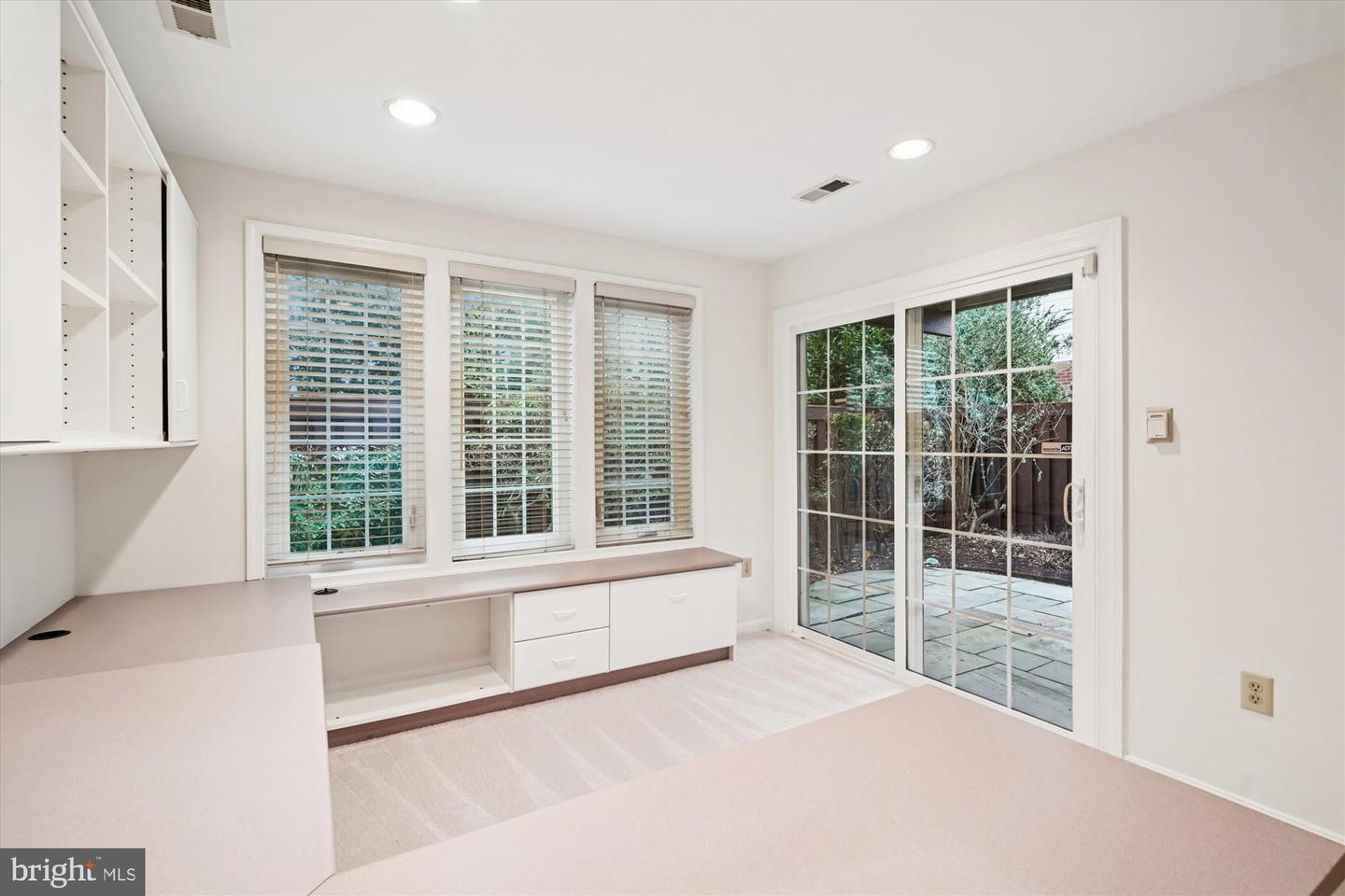 4100 KENTMERE SQ, FAIRFAX, Virginia 22030, 3 Bedrooms Bedrooms, ,3 BathroomsBathrooms,Residential,For sale,4100 KENTMERE SQ,VAFX2282598 MLS # VAFX2282598