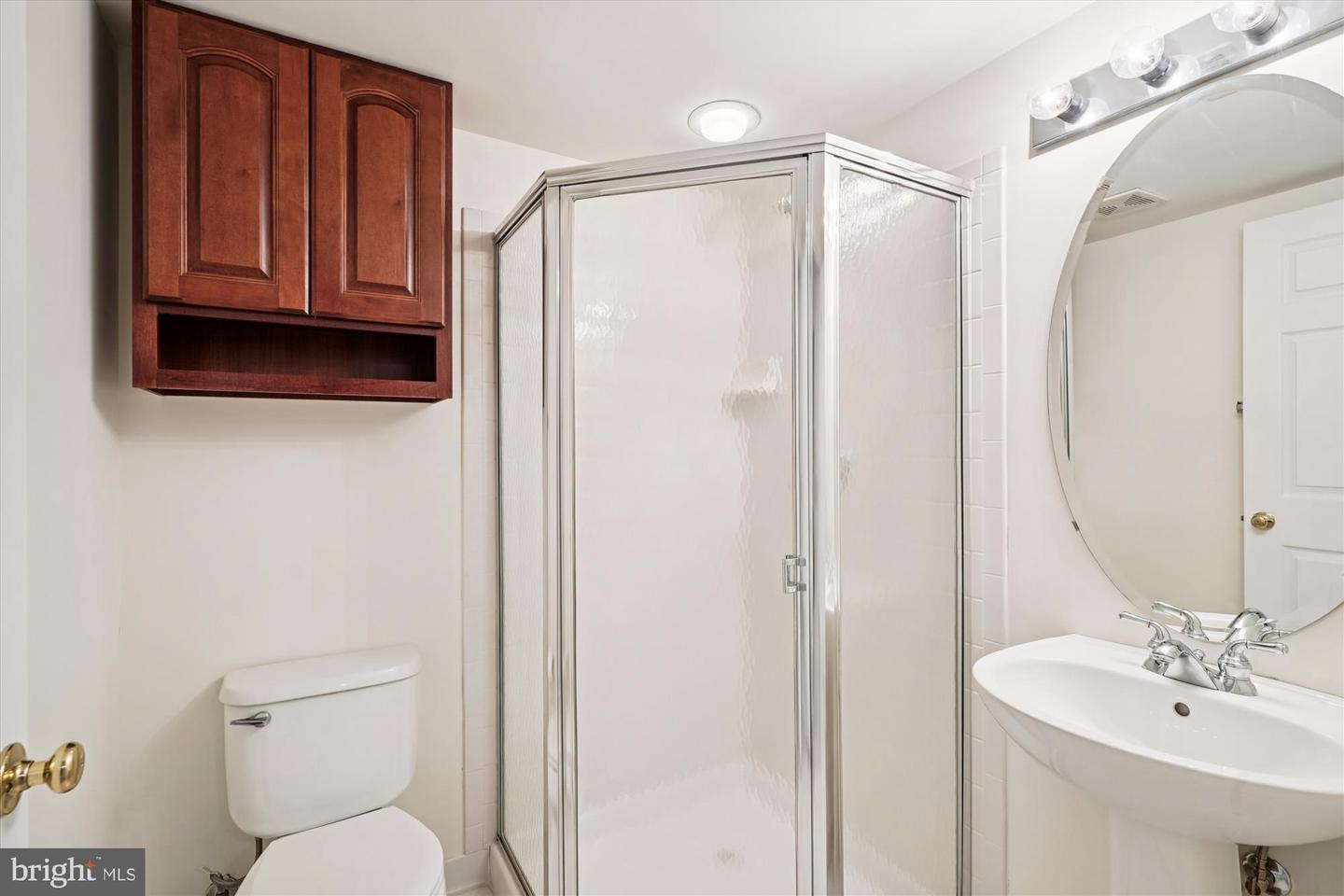 4100 KENTMERE SQ, FAIRFAX, Virginia 22030, 3 Bedrooms Bedrooms, ,3 BathroomsBathrooms,Residential,For sale,4100 KENTMERE SQ,VAFX2282598 MLS # VAFX2282598