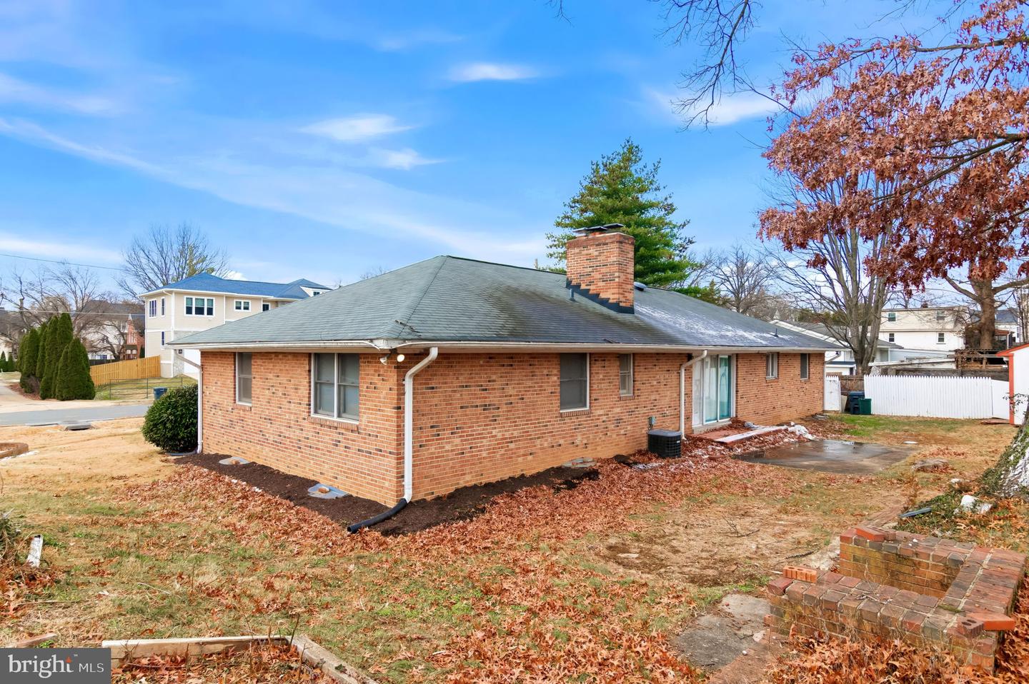 3723 MUNSON RD, FALLS CHURCH, Virginia 22041, 4 Bedrooms Bedrooms, ,3 BathroomsBathrooms,Residential,For sale,3723 MUNSON RD,VAFX2282630 MLS # VAFX2282630