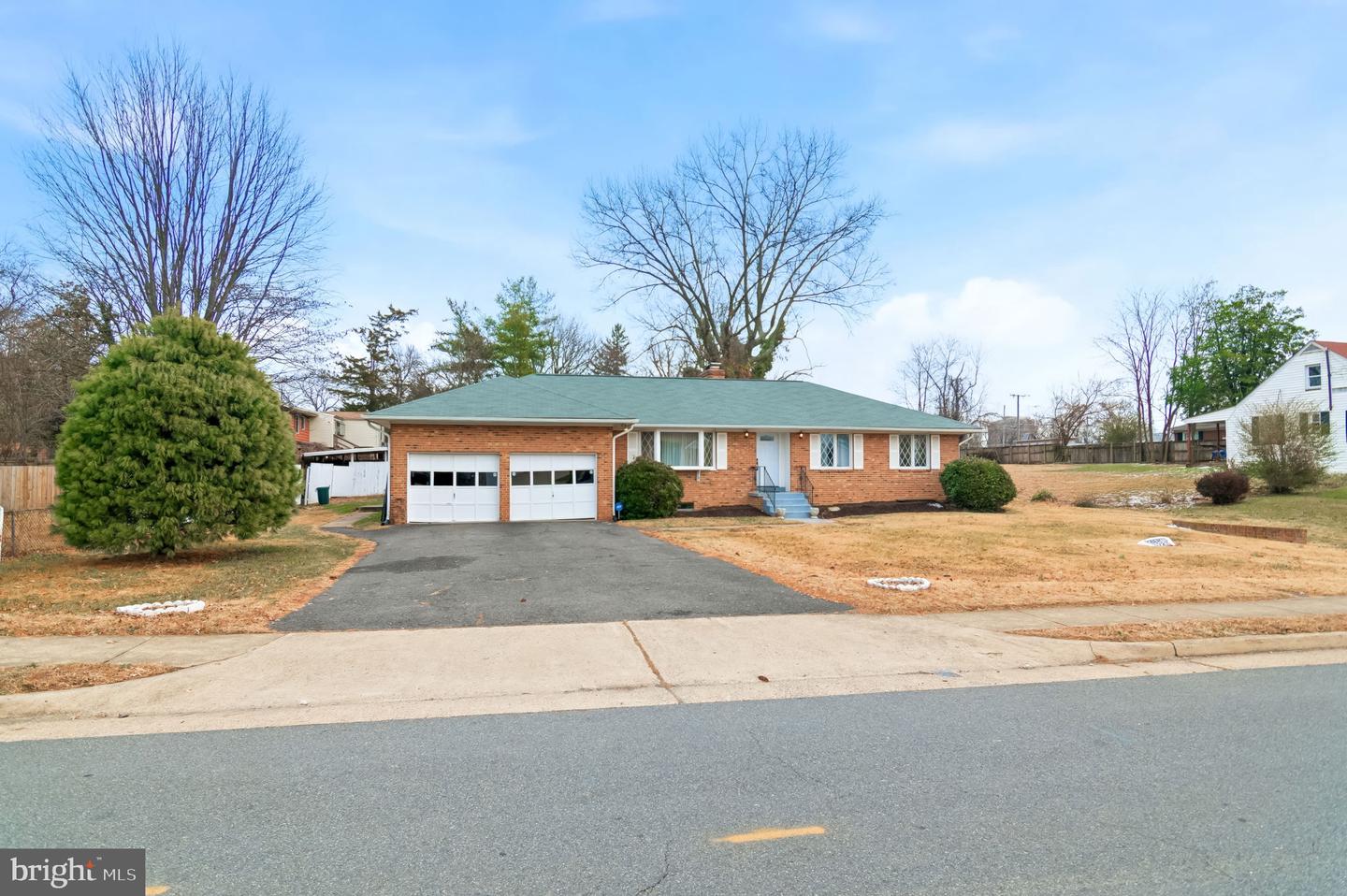 3723 MUNSON RD, FALLS CHURCH, Virginia 22041, 4 Bedrooms Bedrooms, ,3 BathroomsBathrooms,Residential,For sale,3723 MUNSON RD,VAFX2282630 MLS # VAFX2282630