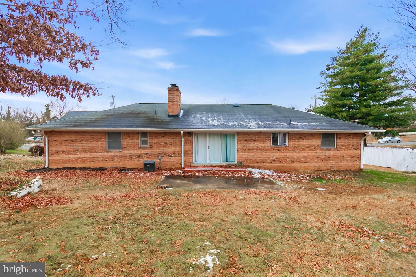 3723 MUNSON RD, FALLS CHURCH, Virginia 22041, 4 Bedrooms Bedrooms, ,3 BathroomsBathrooms,Residential,For sale,3723 MUNSON RD,VAFX2282630 MLS # VAFX2282630