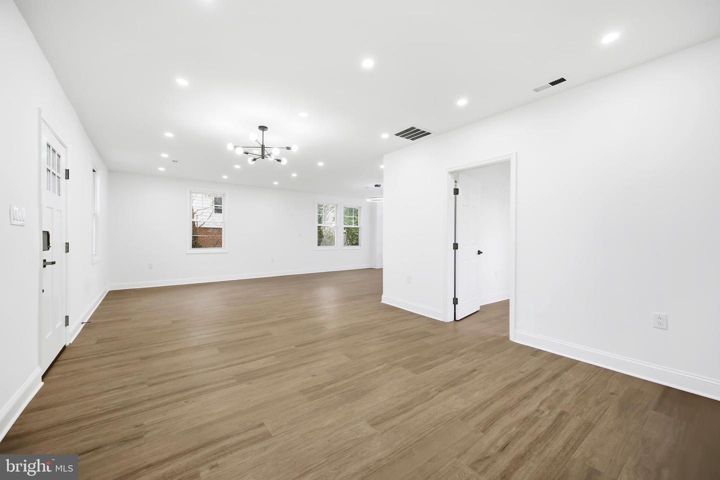 2016 32ND ST SE, WASHINGTON, District Of Columbia 20020, 4 Bedrooms Bedrooms, 7 Rooms Rooms,3 BathroomsBathrooms,Residential,For sale,2016 32ND ST SE,DCDC2235138 MLS # DCDC2235138