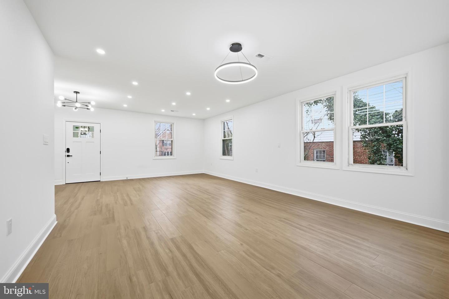 2016 32ND ST SE, WASHINGTON, District Of Columbia 20020, 4 Bedrooms Bedrooms, 7 Rooms Rooms,3 BathroomsBathrooms,Residential,For sale,2016 32ND ST SE,DCDC2235138 MLS # DCDC2235138