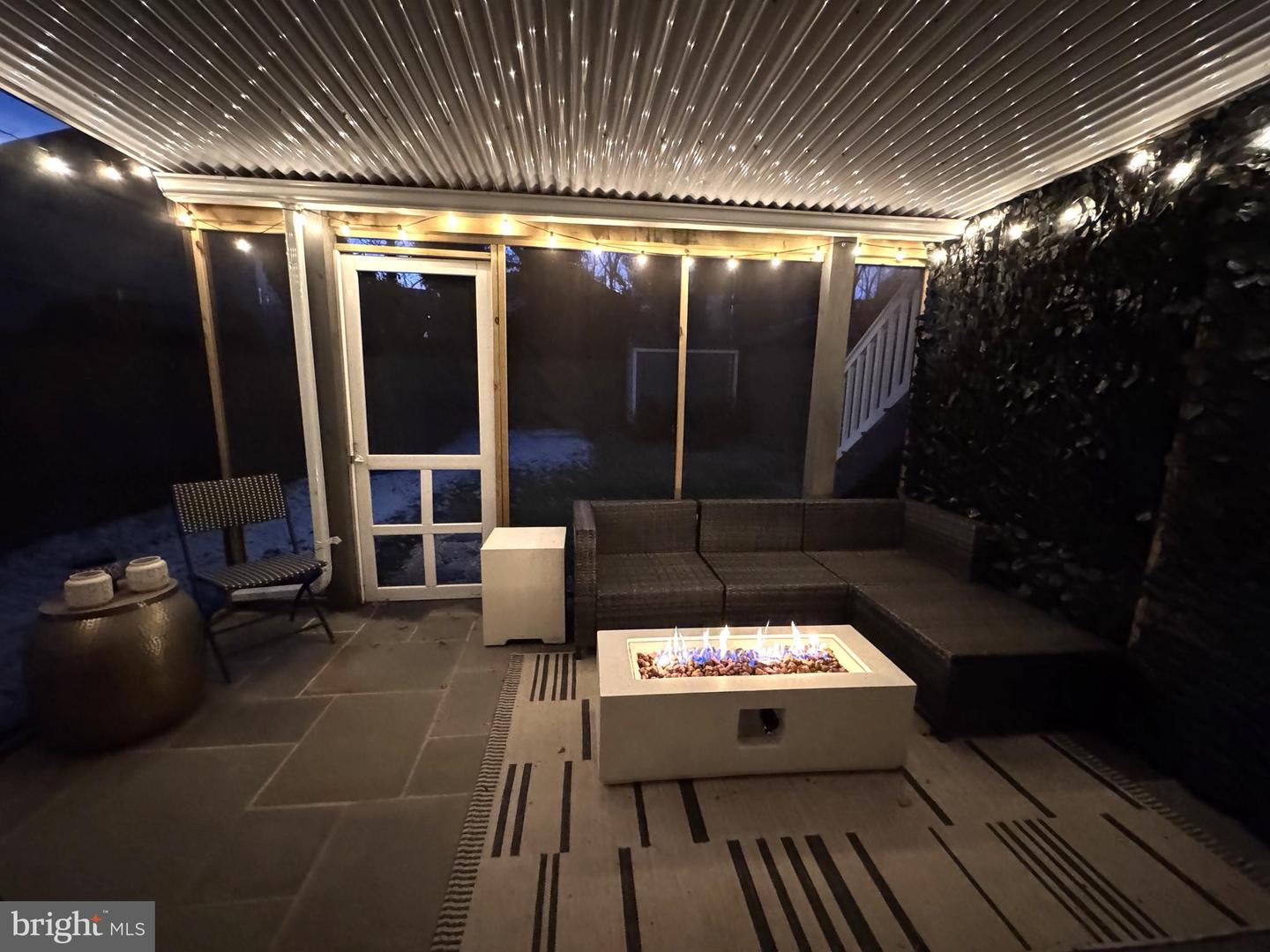 2120 S LOWELL ST, ARLINGTON, Virginia 22204, 3 Bedrooms Bedrooms, 8 Rooms Rooms,2 BathroomsBathrooms,Residential,For sale,2120 S LOWELL ST,VAAR2066948 MLS # VAAR2066948