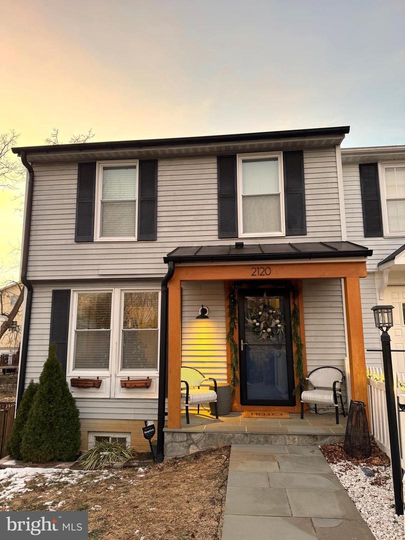 2120 S LOWELL ST, ARLINGTON, Virginia 22204, 3 Bedrooms Bedrooms, 8 Rooms Rooms,2 BathroomsBathrooms,Residential,For sale,2120 S LOWELL ST,VAAR2066948 MLS # VAAR2066948