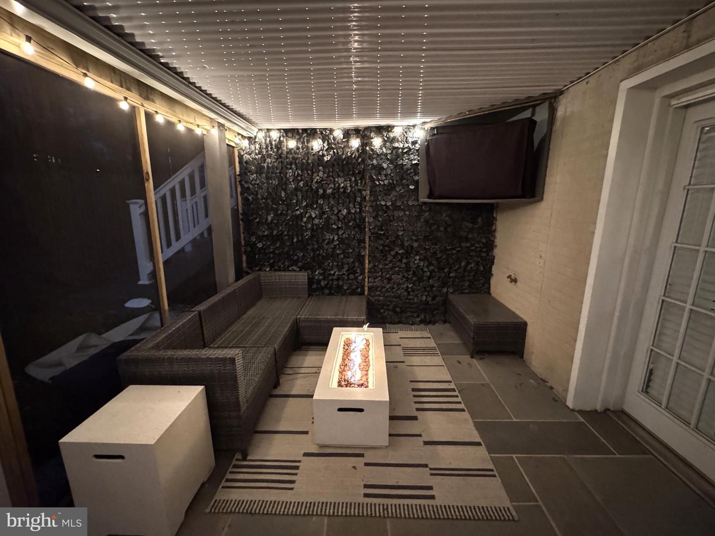 2120 S LOWELL ST, ARLINGTON, Virginia 22204, 3 Bedrooms Bedrooms, 8 Rooms Rooms,2 BathroomsBathrooms,Residential,For sale,2120 S LOWELL ST,VAAR2066948 MLS # VAAR2066948