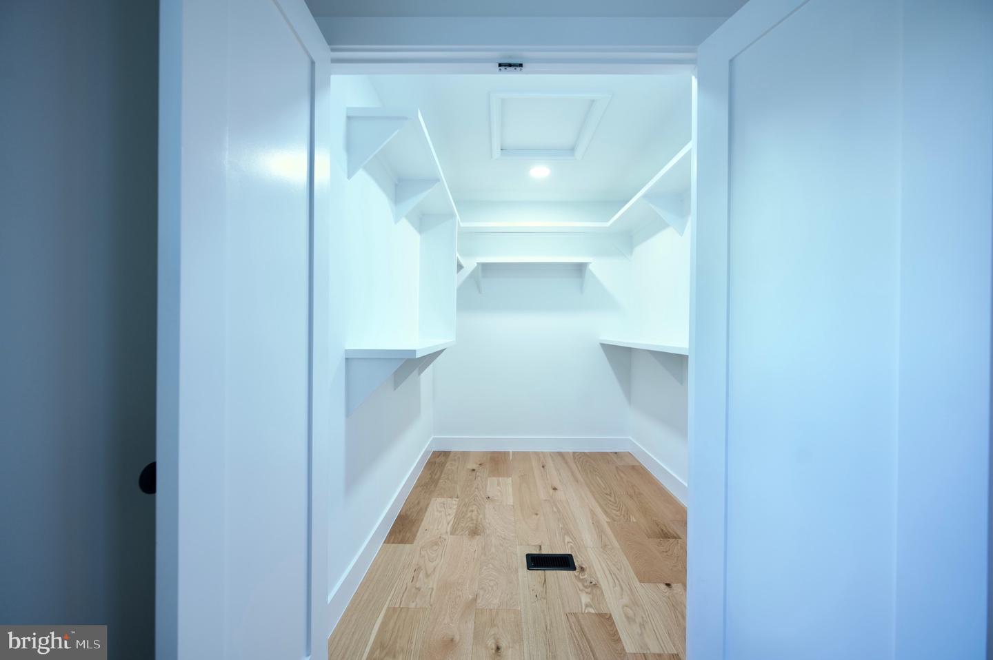 12453 WENDELL HOLMES RD, HERNDON, Virginia 20171, 4 Bedrooms Bedrooms, 13 Rooms Rooms,2 BathroomsBathrooms,Residential,For sale,12453 WENDELL HOLMES RD,VAFX2282698 MLS # VAFX2282698