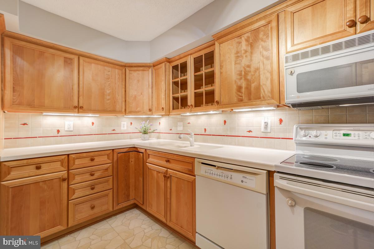 5902 MOUNT EAGLE DR #1501, ALEXANDRIA, Virginia 22303, 2 Bedrooms Bedrooms, 8 Rooms Rooms,2 BathroomsBathrooms,Residential,For sale,5902 MOUNT EAGLE DR #1501,VAFX2282736 MLS # VAFX2282736