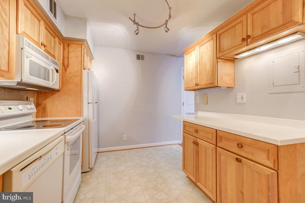5902 MOUNT EAGLE DR #1501, ALEXANDRIA, Virginia 22303, 2 Bedrooms Bedrooms, 8 Rooms Rooms,2 BathroomsBathrooms,Residential,For sale,5902 MOUNT EAGLE DR #1501,VAFX2282736 MLS # VAFX2282736