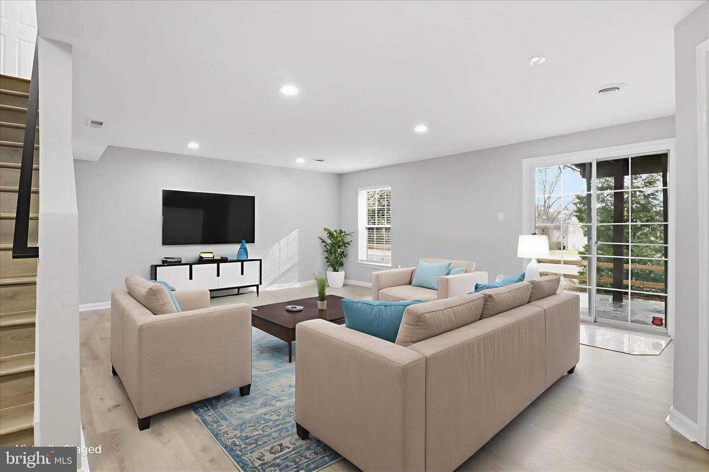 6607 CASTLE BAR CT, ALEXANDRIA, Virginia 22315, 4 Bedrooms Bedrooms, 8 Rooms Rooms,3 BathroomsBathrooms,Residential,For sale,6607 CASTLE BAR CT,VAFX2282788 MLS # VAFX2282788