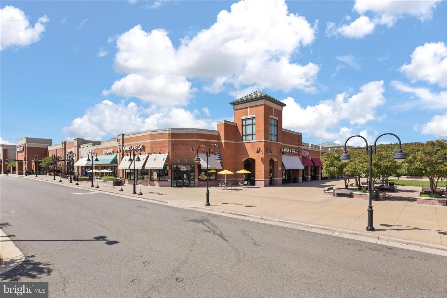 6607 CASTLE BAR CT, ALEXANDRIA, Virginia 22315, 4 Bedrooms Bedrooms, 8 Rooms Rooms,3 BathroomsBathrooms,Residential,For sale,6607 CASTLE BAR CT,VAFX2282788 MLS # VAFX2282788