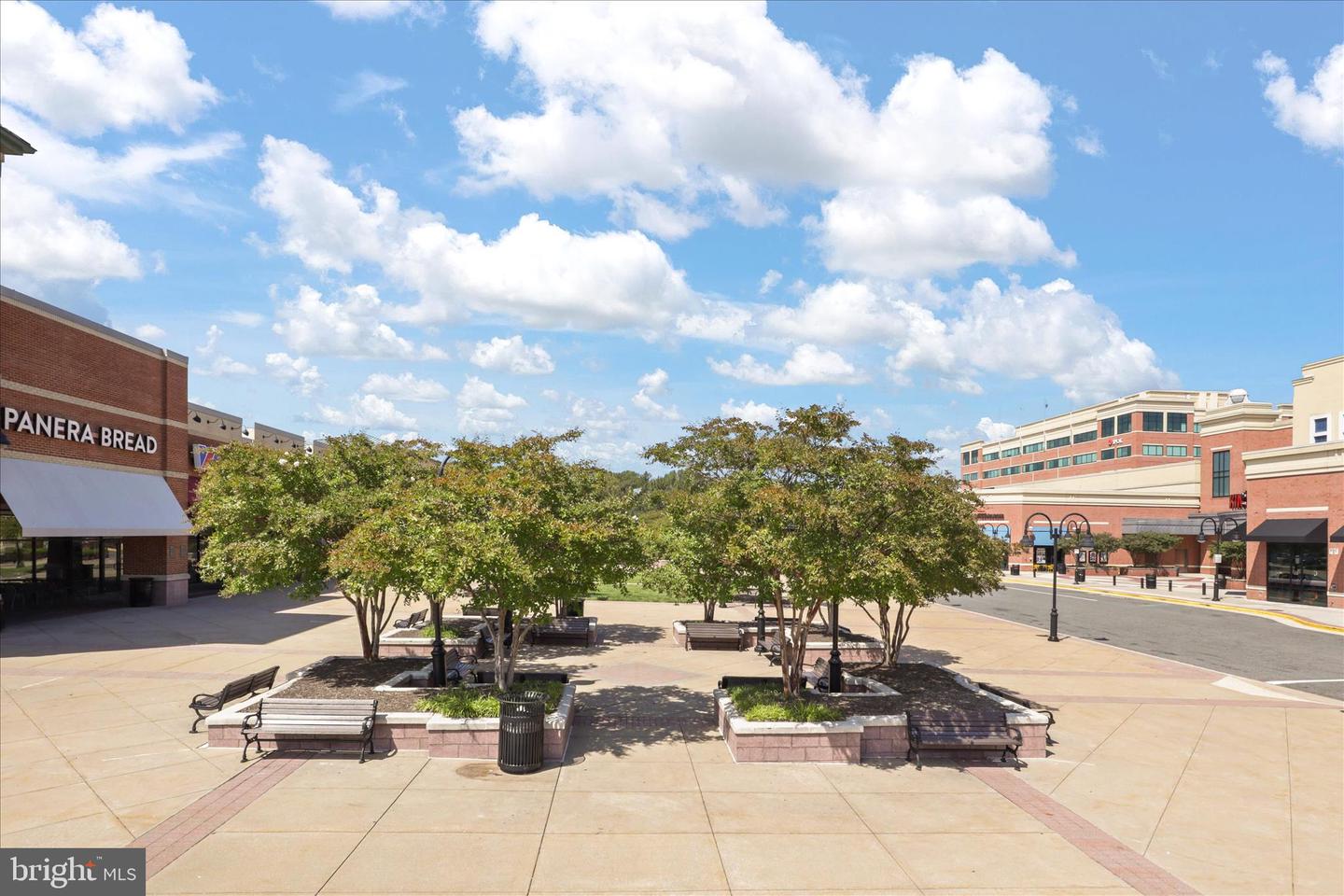 6607 CASTLE BAR CT, ALEXANDRIA, Virginia 22315, 4 Bedrooms Bedrooms, 8 Rooms Rooms,3 BathroomsBathrooms,Residential,For sale,6607 CASTLE BAR CT,VAFX2282788 MLS # VAFX2282788