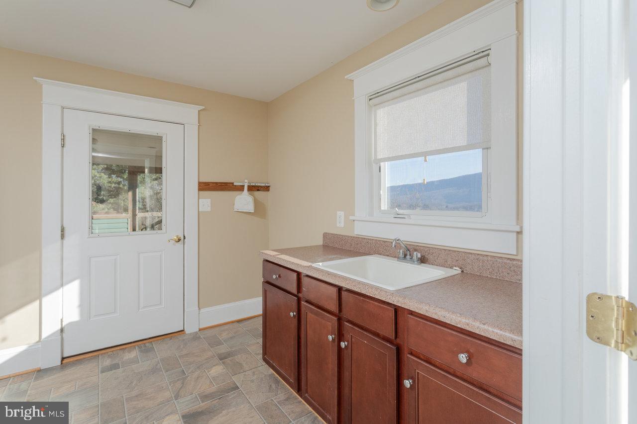 79 GUNN LN, WOODSTOCK, Virginia 22664, 4 Bedrooms Bedrooms, 6 Rooms Rooms,2 BathroomsBathrooms,Residential,For sale,79 GUNN LN,VASH2013220 MLS # VASH2013220 79 GUNN LN, WOODSTOCK, Virginia 22664, 4 Bedrooms Bedrooms, 6 Rooms Rooms,2 BathroomsBathrooms,Residential,For sale,79 GUNN LN,VASH2013220 MLS # VASH2013220