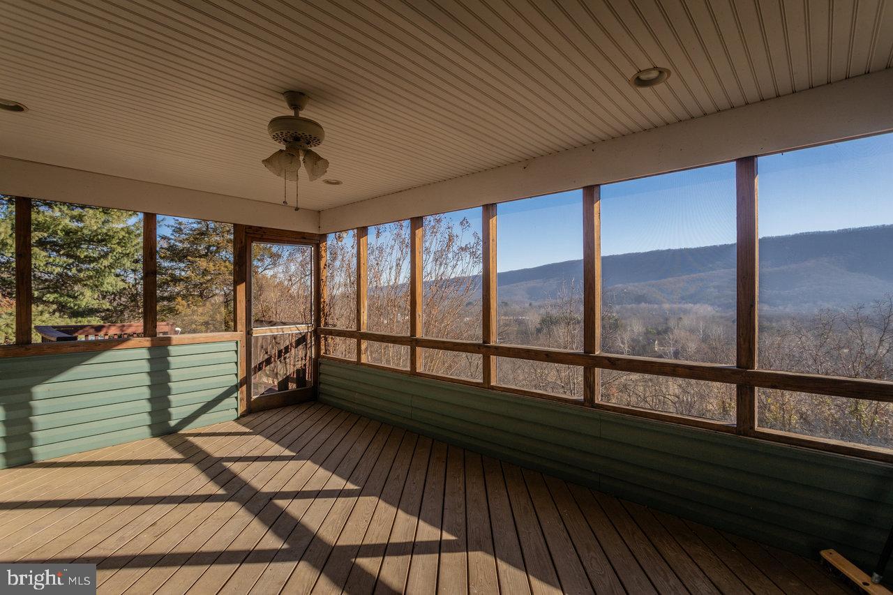 79 GUNN LN, WOODSTOCK, Virginia 22664, 4 Bedrooms Bedrooms, 6 Rooms Rooms,2 BathroomsBathrooms,Residential,For sale,79 GUNN LN,VASH2013220 MLS # VASH2013220 79 GUNN LN, WOODSTOCK, Virginia 22664, 4 Bedrooms Bedrooms, 6 Rooms Rooms,2 BathroomsBathrooms,Residential,For sale,79 GUNN LN,VASH2013220 MLS # VASH2013220