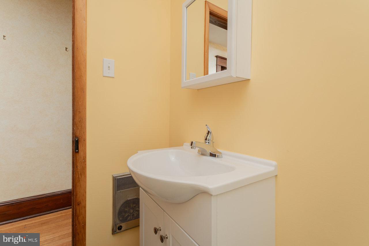 79 GUNN LN, WOODSTOCK, Virginia 22664, 4 Bedrooms Bedrooms, 6 Rooms Rooms,2 BathroomsBathrooms,Residential,For sale,79 GUNN LN,VASH2013220 MLS # VASH2013220 79 GUNN LN, WOODSTOCK, Virginia 22664, 4 Bedrooms Bedrooms, 6 Rooms Rooms,2 BathroomsBathrooms,Residential,For sale,79 GUNN LN,VASH2013220 MLS # VASH2013220