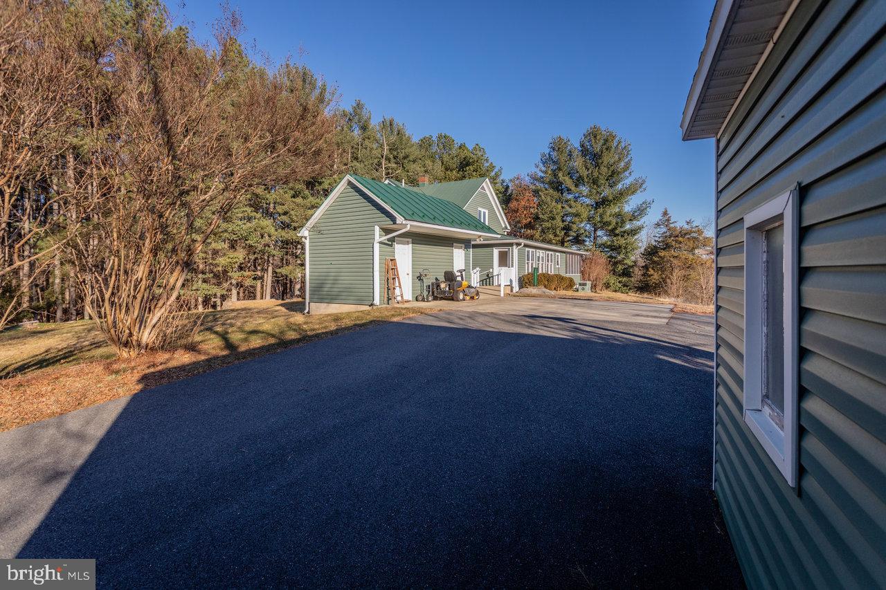 79 GUNN LN, WOODSTOCK, Virginia 22664, 4 Bedrooms Bedrooms, 6 Rooms Rooms,2 BathroomsBathrooms,Residential,For sale,79 GUNN LN,VASH2013220 MLS # VASH2013220 79 GUNN LN, WOODSTOCK, Virginia 22664, 4 Bedrooms Bedrooms, 6 Rooms Rooms,2 BathroomsBathrooms,Residential,For sale,79 GUNN LN,VASH2013220 MLS # VASH2013220