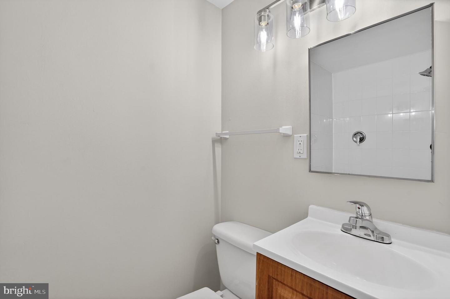 3052 SUGAR LN, VIENNA, Virginia 22181, 4 Bedrooms Bedrooms, ,3 BathroomsBathrooms,Residential,For sale,3052 SUGAR LN,VAFX2282804 MLS # VAFX2282804 3052 SUGAR LN, VIENNA, Virginia 22181, 4 Bedrooms Bedrooms, ,3 BathroomsBathrooms,Residential,For sale,3052 SUGAR LN,VAFX2282804 MLS # VAFX2282804