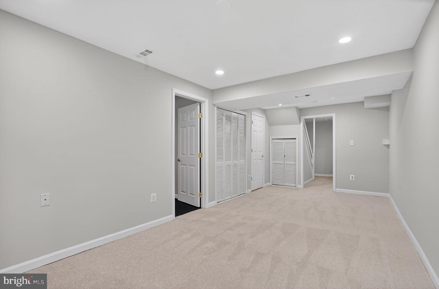 3052 SUGAR LN, VIENNA, Virginia 22181, 4 Bedrooms Bedrooms, ,3 BathroomsBathrooms,Residential,For sale,3052 SUGAR LN,VAFX2282804 MLS # VAFX2282804 3052 SUGAR LN, VIENNA, Virginia 22181, 4 Bedrooms Bedrooms, ,3 BathroomsBathrooms,Residential,For sale,3052 SUGAR LN,VAFX2282804 MLS # VAFX2282804