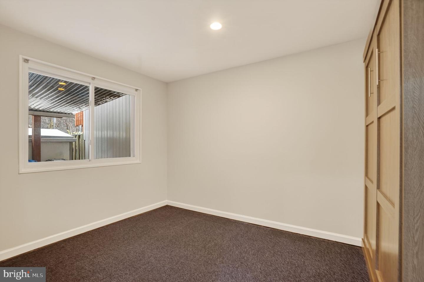 3052 SUGAR LN, VIENNA, Virginia 22181, 4 Bedrooms Bedrooms, ,3 BathroomsBathrooms,Residential,For sale,3052 SUGAR LN,VAFX2282804 MLS # VAFX2282804 3052 SUGAR LN, VIENNA, Virginia 22181, 4 Bedrooms Bedrooms, ,3 BathroomsBathrooms,Residential,For sale,3052 SUGAR LN,VAFX2282804 MLS # VAFX2282804