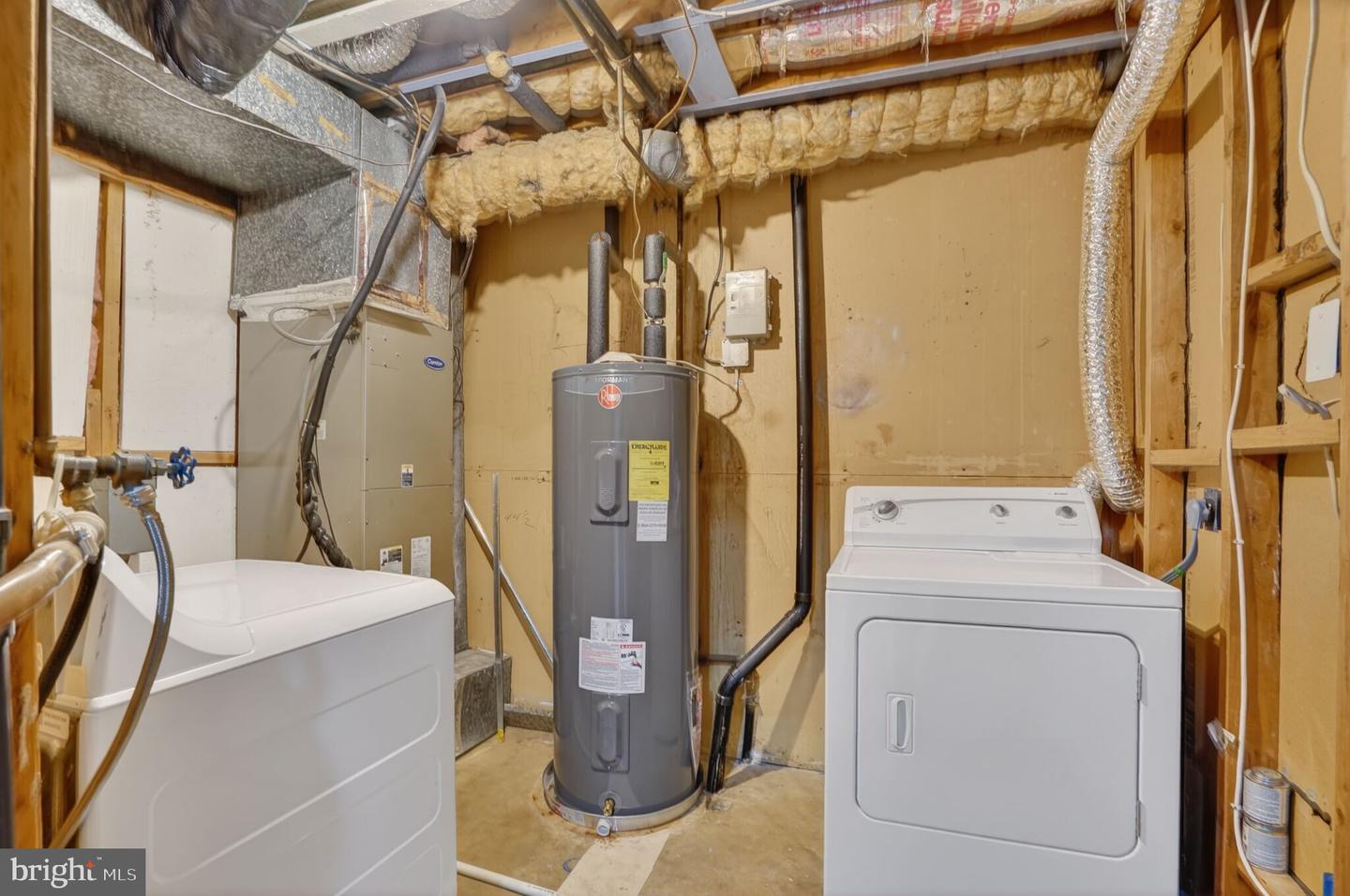 3052 SUGAR LN, VIENNA, Virginia 22181, 4 Bedrooms Bedrooms, ,3 BathroomsBathrooms,Residential,For sale,3052 SUGAR LN,VAFX2282804 MLS # VAFX2282804 3052 SUGAR LN, VIENNA, Virginia 22181, 4 Bedrooms Bedrooms, ,3 BathroomsBathrooms,Residential,For sale,3052 SUGAR LN,VAFX2282804 MLS # VAFX2282804