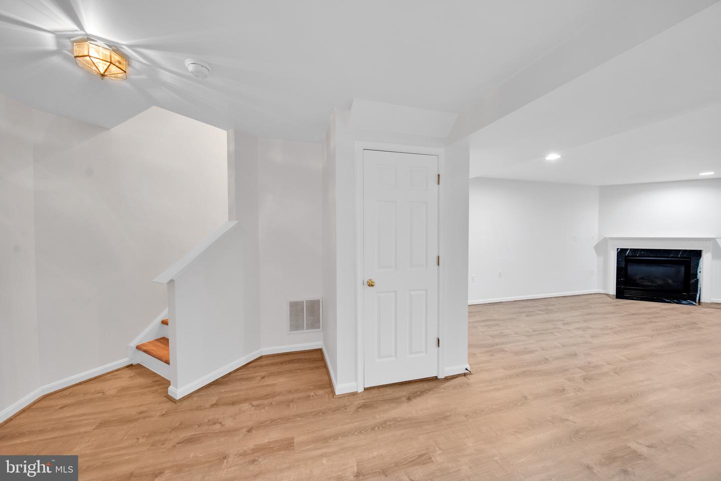 828 LINFIELD TER NE, LEESBURG, Virginia 20176, 4 Bedrooms Bedrooms, ,3 BathroomsBathrooms,Residential,For sale,828 LINFIELD TER NE,VALO2112522 MLS # VALO2112522