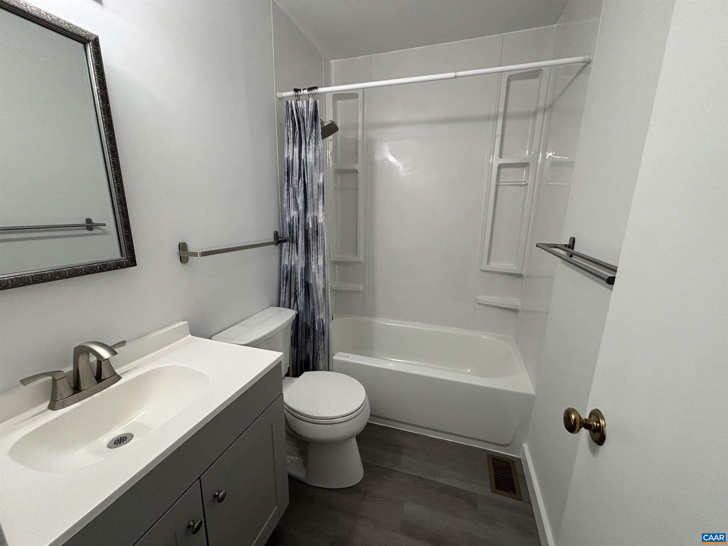 988 SALISBURY SQ, CHARLOTTESVILLE, Virginia 22901, 3 Bedrooms Bedrooms, ,3 BathroomsBathrooms,Residential,For sale,988 SALISBURY SQ,671928 MLS # 671928