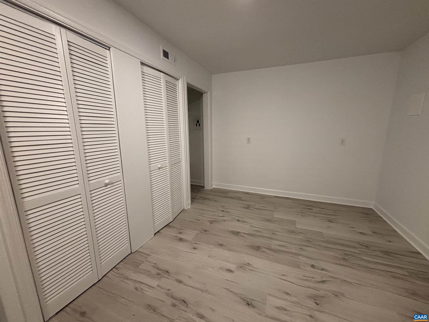 988 SALISBURY SQ, CHARLOTTESVILLE, Virginia 22901, 3 Bedrooms Bedrooms, ,3 BathroomsBathrooms,Residential,For sale,988 SALISBURY SQ,671928 MLS # 671928