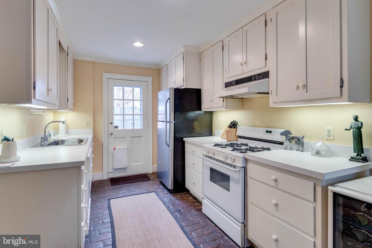 307 N SAINT ASAPH ST, ALEXANDRIA, Virginia 22314, 3 Bedrooms Bedrooms, ,3 BathroomsBathrooms,Residential,For sale,307 N SAINT ASAPH ST,VAAX2052526 MLS # VAAX2052526