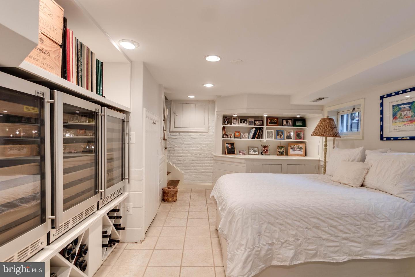 307 N SAINT ASAPH ST, ALEXANDRIA, Virginia 22314, 3 Bedrooms Bedrooms, ,3 BathroomsBathrooms,Residential,For sale,307 N SAINT ASAPH ST,VAAX2052526 MLS # VAAX2052526