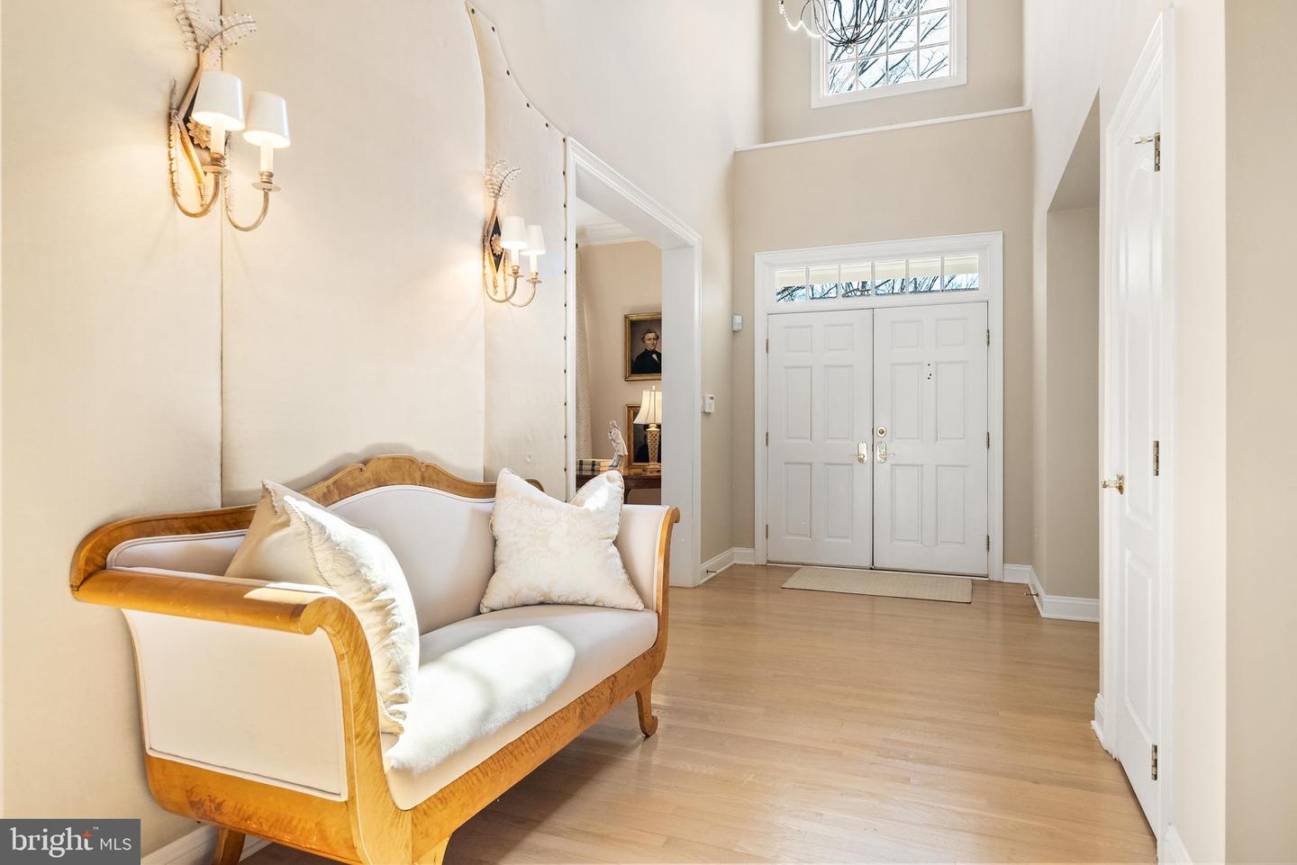 7440 OLD MAPLE SQ, MCLEAN, Virginia 22102, 5 Bedrooms Bedrooms, ,4 BathroomsBathrooms,Residential,For sale,7440 OLD MAPLE SQ,VAFX2282872 MLS # VAFX2282872