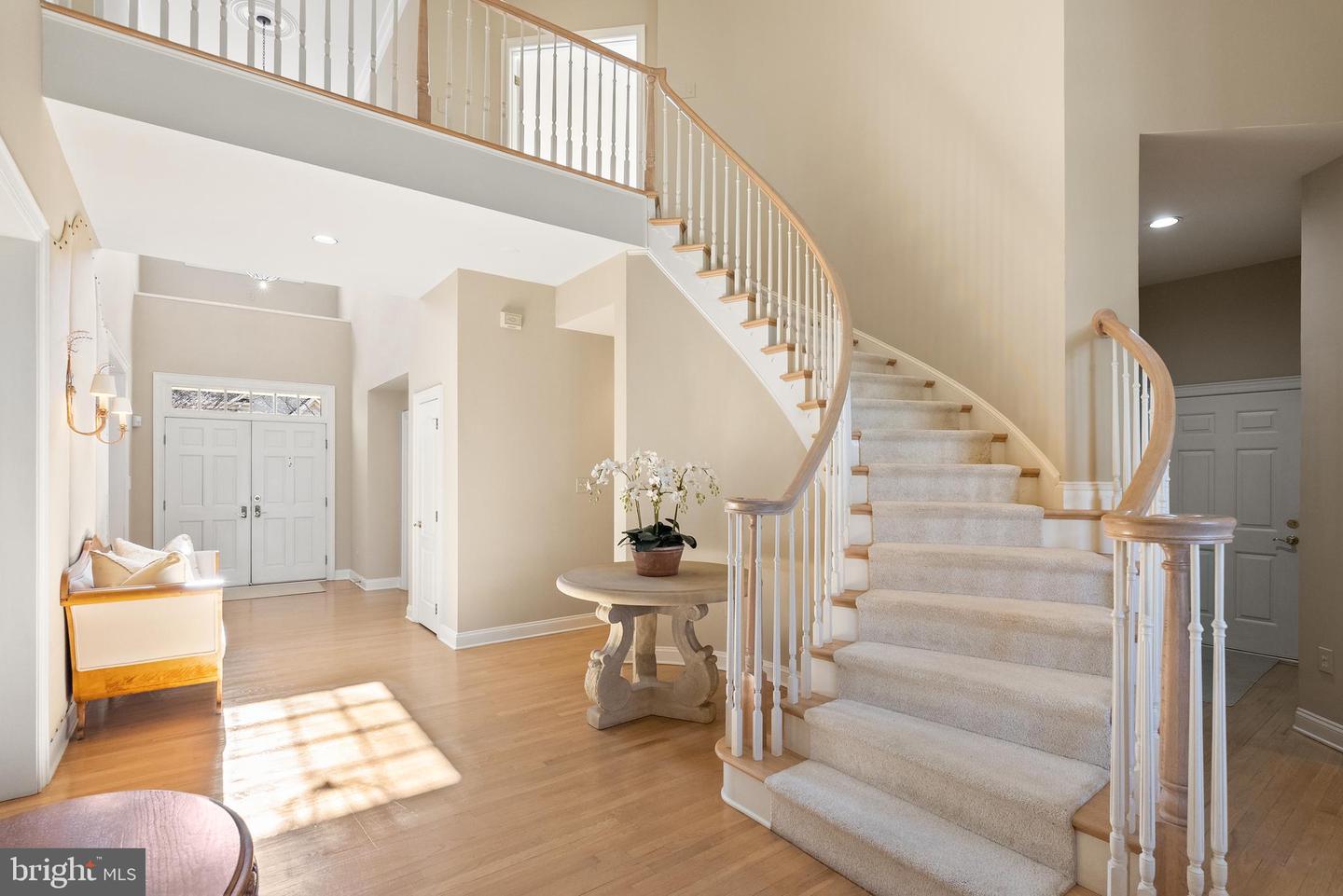 7440 OLD MAPLE SQ, MCLEAN, Virginia 22102, 5 Bedrooms Bedrooms, ,4 BathroomsBathrooms,Residential,For sale,7440 OLD MAPLE SQ,VAFX2282872 MLS # VAFX2282872