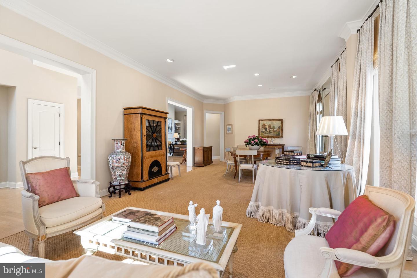 7440 OLD MAPLE SQ, MCLEAN, Virginia 22102, 5 Bedrooms Bedrooms, ,4 BathroomsBathrooms,Residential,For sale,7440 OLD MAPLE SQ,VAFX2282872 MLS # VAFX2282872