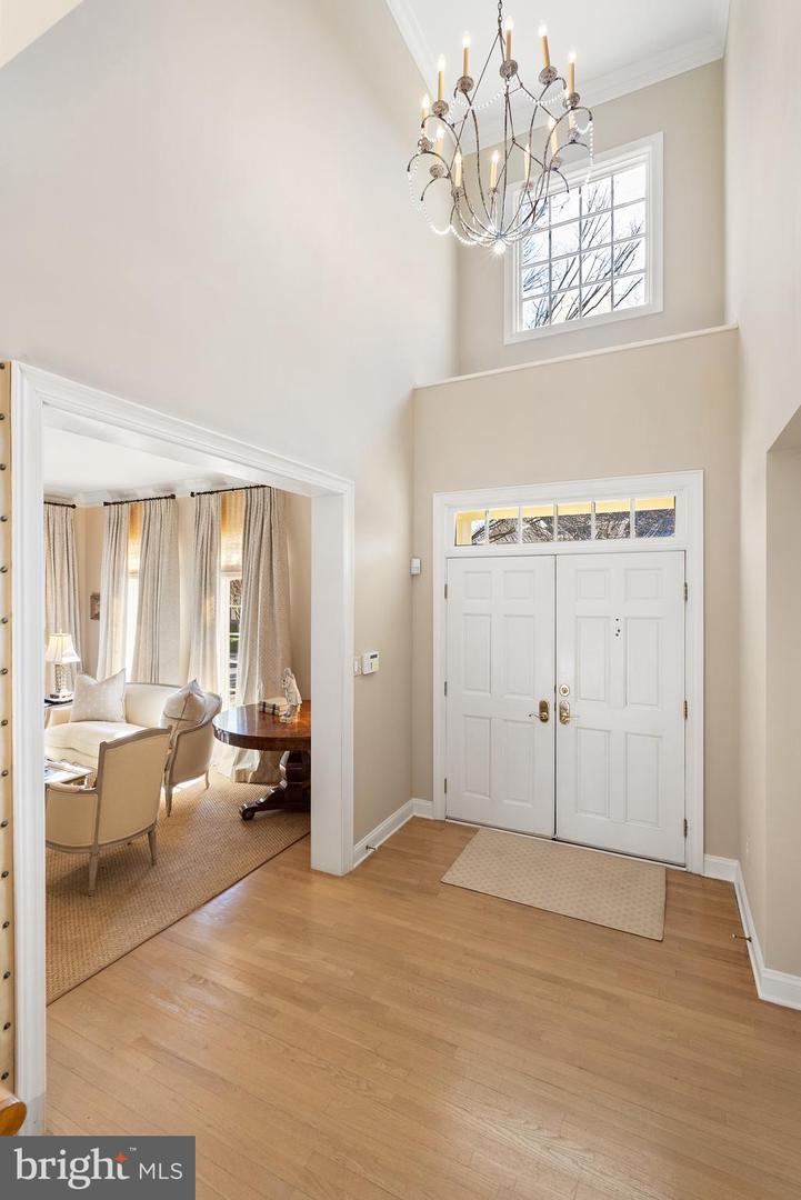 7440 OLD MAPLE SQ, MCLEAN, Virginia 22102, 5 Bedrooms Bedrooms, ,4 BathroomsBathrooms,Residential,For sale,7440 OLD MAPLE SQ,VAFX2282872 MLS # VAFX2282872