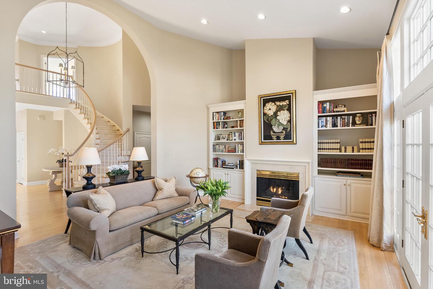 7440 OLD MAPLE SQ, MCLEAN, Virginia 22102, 5 Bedrooms Bedrooms, ,4 BathroomsBathrooms,Residential,For sale,7440 OLD MAPLE SQ,VAFX2282872 MLS # VAFX2282872