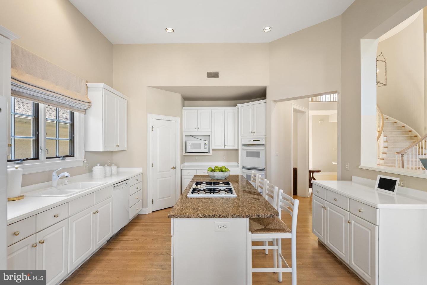 7440 OLD MAPLE SQ, MCLEAN, Virginia 22102, 5 Bedrooms Bedrooms, ,4 BathroomsBathrooms,Residential,For sale,7440 OLD MAPLE SQ,VAFX2282872 MLS # VAFX2282872