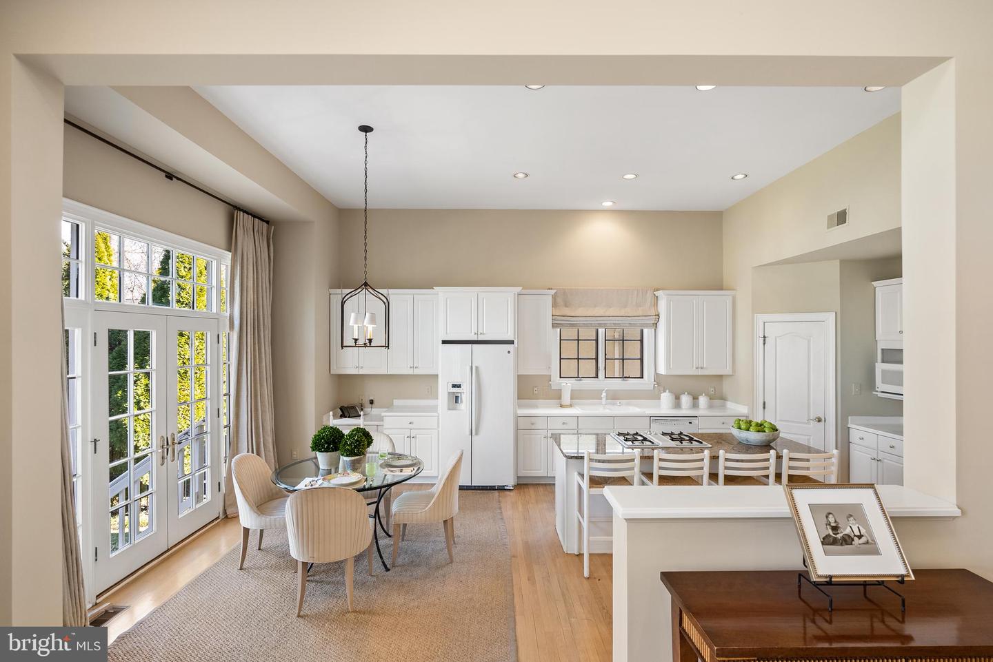 7440 OLD MAPLE SQ, MCLEAN, Virginia 22102, 5 Bedrooms Bedrooms, ,4 BathroomsBathrooms,Residential,For sale,7440 OLD MAPLE SQ,VAFX2282872 MLS # VAFX2282872