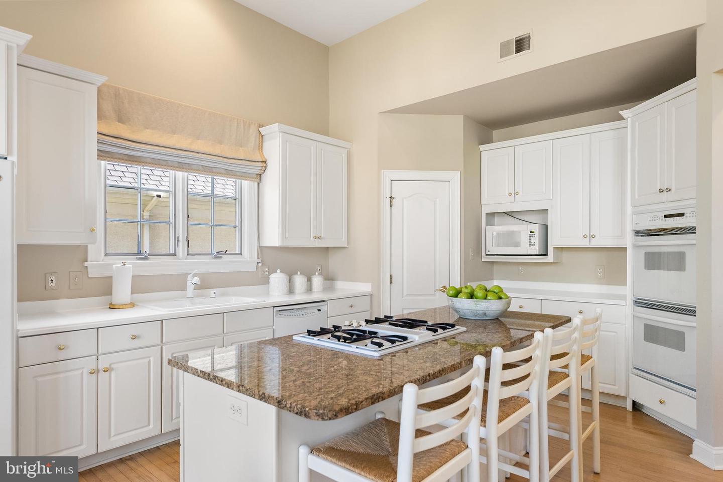 7440 OLD MAPLE SQ, MCLEAN, Virginia 22102, 5 Bedrooms Bedrooms, ,4 BathroomsBathrooms,Residential,For sale,7440 OLD MAPLE SQ,VAFX2282872 MLS # VAFX2282872