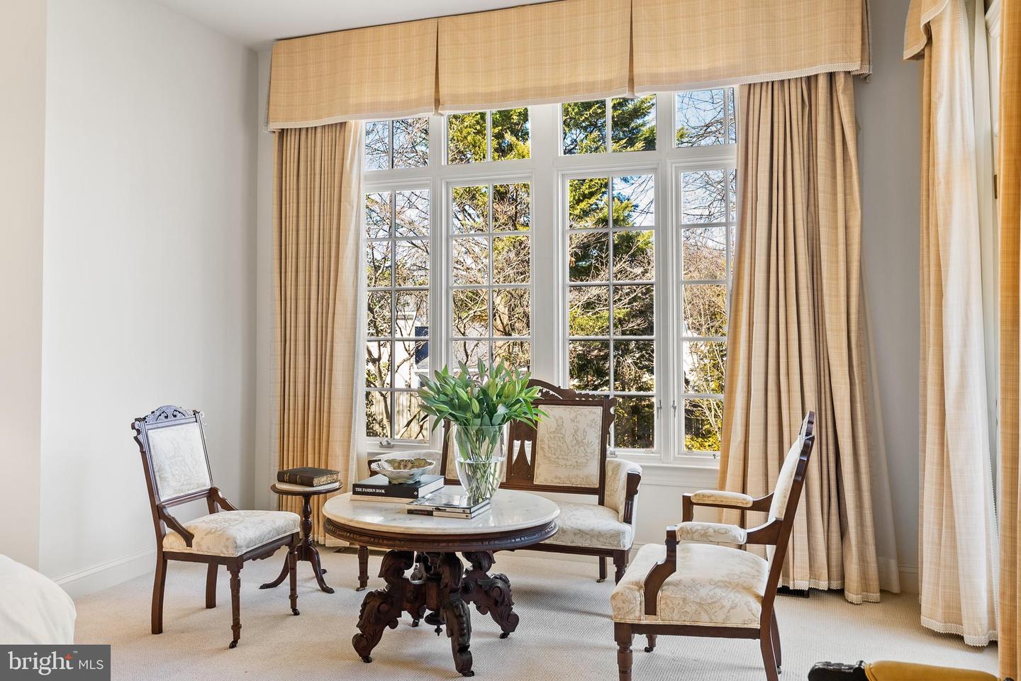 7440 OLD MAPLE SQ, MCLEAN, Virginia 22102, 5 Bedrooms Bedrooms, ,4 BathroomsBathrooms,Residential,For sale,7440 OLD MAPLE SQ,VAFX2282872 MLS # VAFX2282872